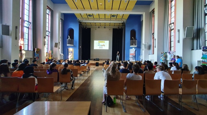 Eine besondere MINT – Einladung zur Kooperation: ein Besuch im Science College in Jülich